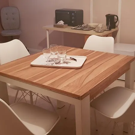 Familiale Avec 2 Dans - Quartier Et Boise - 5 Kms De *