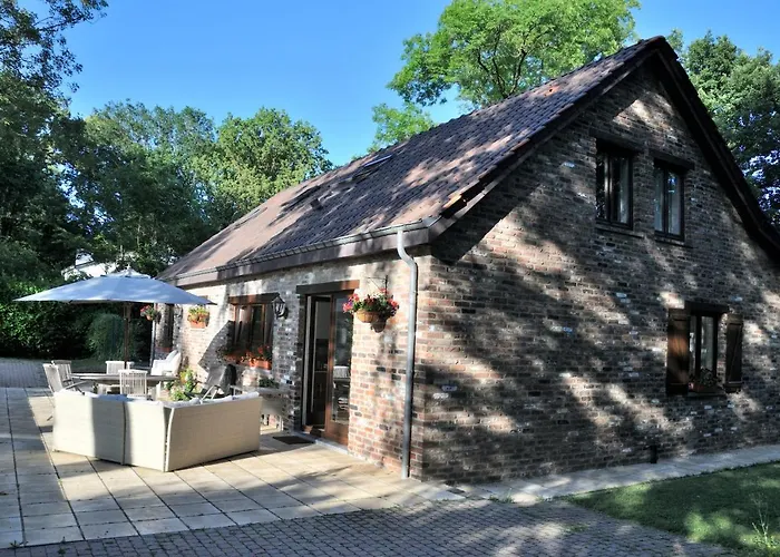 Familiale Avec 2 Dans - Quartier Et Boise - 5 Kms De Homestay