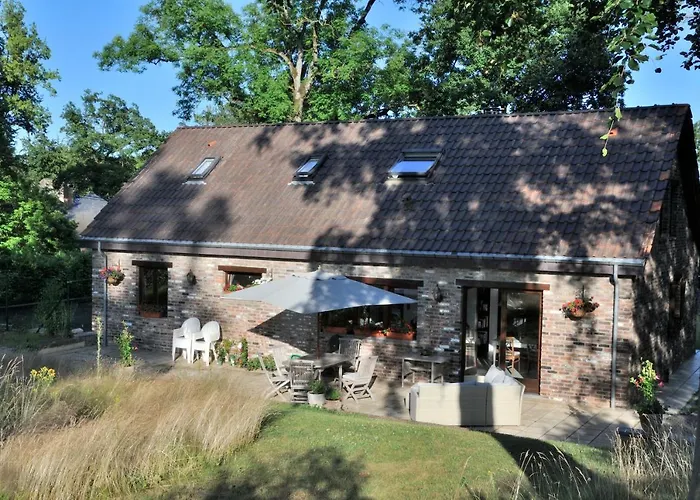 Familiale Avec 2 Dans - Quartier Et Boise - 5 Kms De Homestay