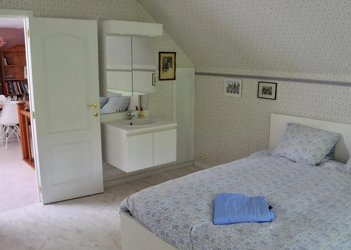 Familiale Avec 2 Dans - Quartier Et Boise - 5 Kms De * 那慕尔