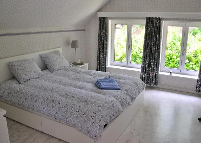 民宿 Familiale Avec 2 Dans - Quartier Et Boise - 5 Kms De 那慕尔