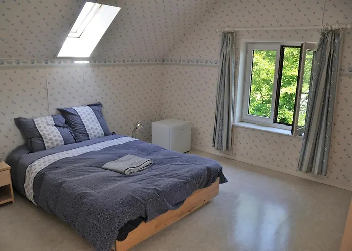 Familiale Avec 2 Dans - Quartier Et Boise - 5 Kms De *