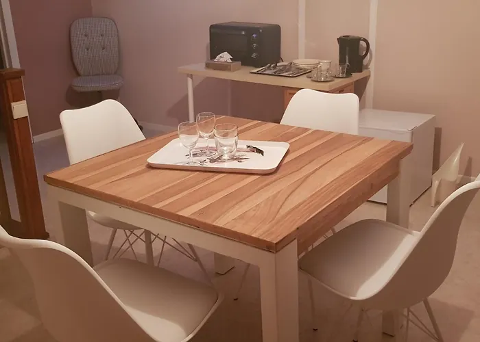 Familiale Avec 2 Dans - Quartier Et Boise - 5 Kms De *