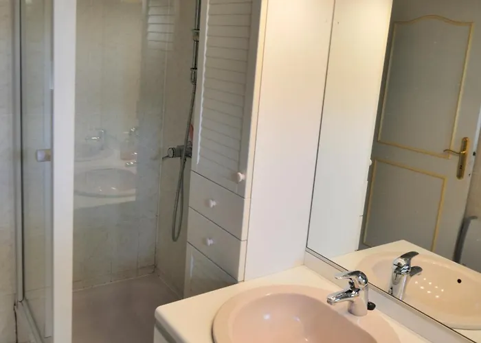 民宿 Familiale Avec 2 Dans - Quartier Et Boise - 5 Kms De